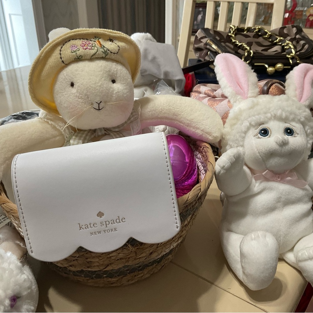 Kate Spade Gemma Small Wallet in White Dove Color.